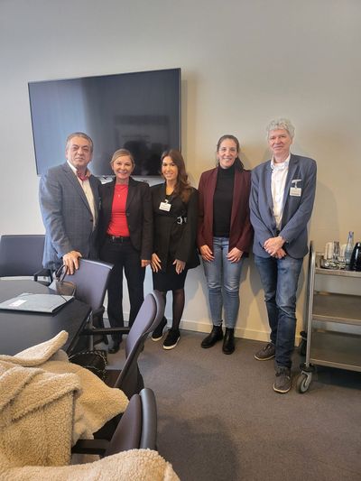 Josef-Tino Schneeberger, Vorsitzende des Petitionsausschusses, Andrea Busche, Vorsitzende Stellvertreterin Landesrat der Sinti und Roma NRW:
